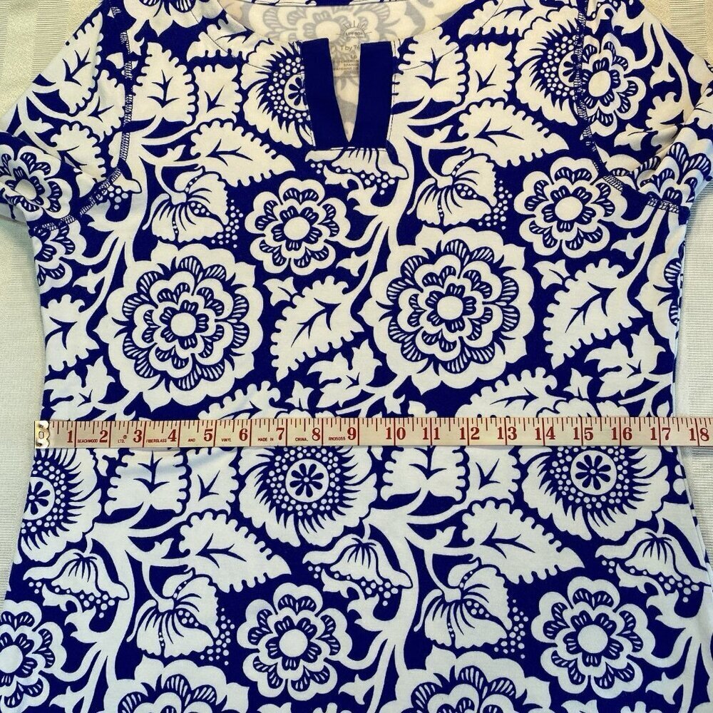 T By TALBOTS Blue Floral UPF 50+ Sun Protection Stretch Knit Top Large PETITE - Picture 7 of 14